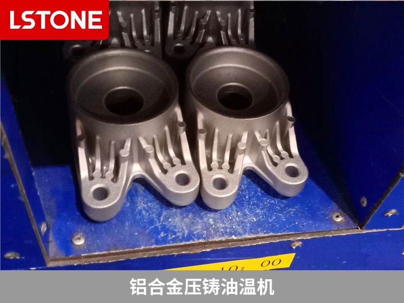 鋁合金壓鑄油溫機(jī)2 鋁合金壓鑄油溫機(jī)2