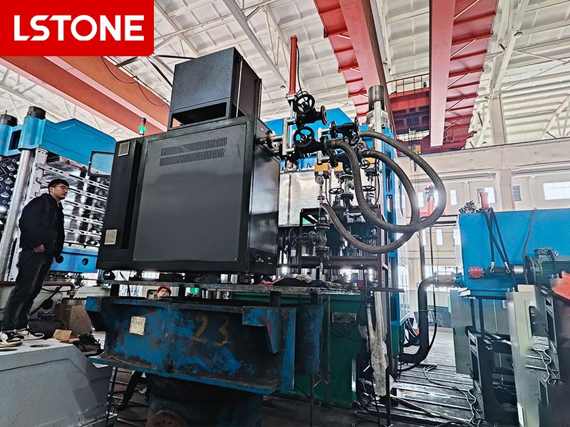 玻璃纖維防護(hù)板成型模溫機