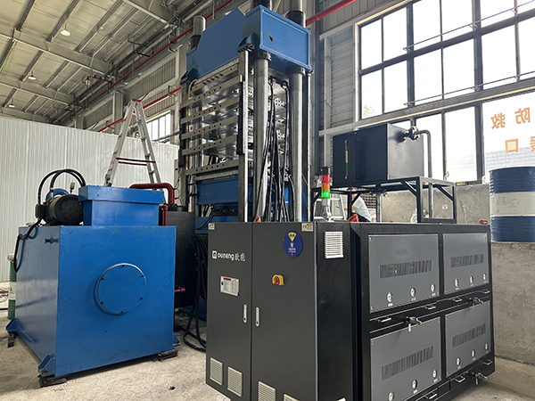 導(dǎo)熱油模溫機(jī) 導(dǎo)熱油模溫機(jī)