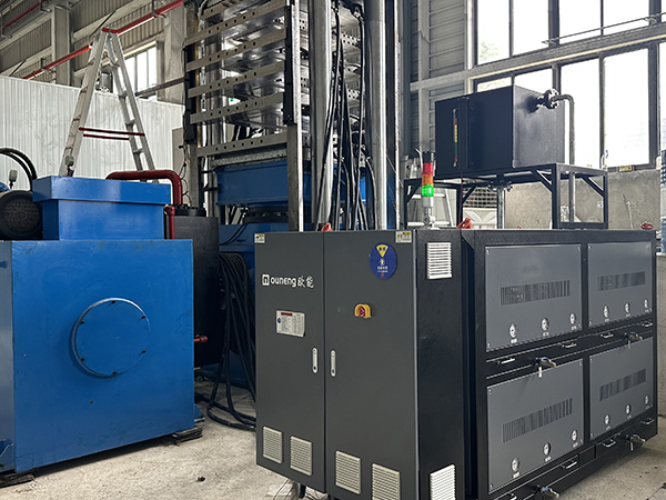 EVA發(fā)泡模溫機(jī) EVA發(fā)泡模溫機(jī)