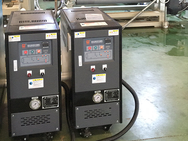 片材擠出模溫機(jī)2